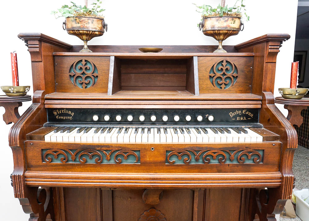 Antique Sterling Company Organ