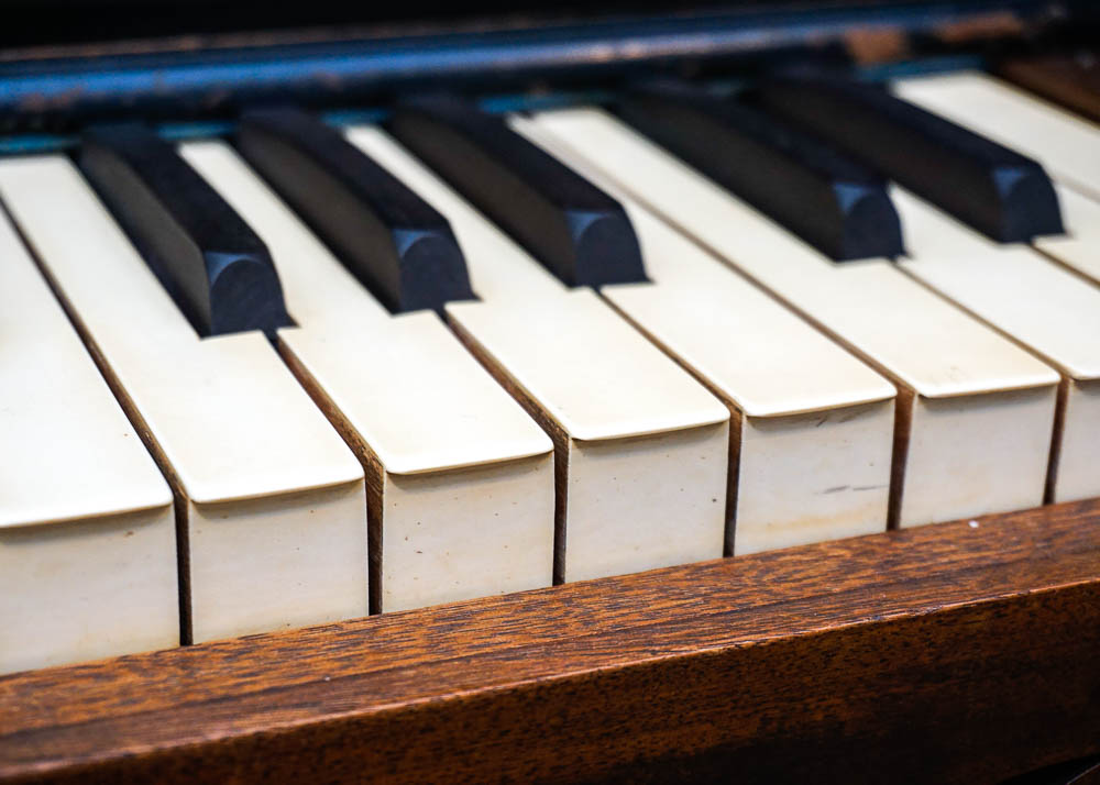 Antique Sterling Company Organ