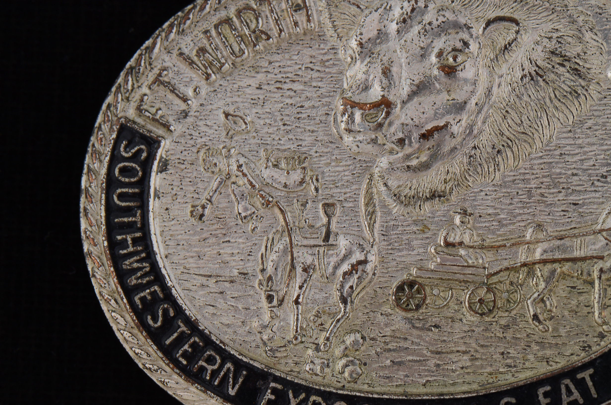 1974 Vintage Ft. Worth Southwestern Exposition & Fat Stock Show Guest Pin