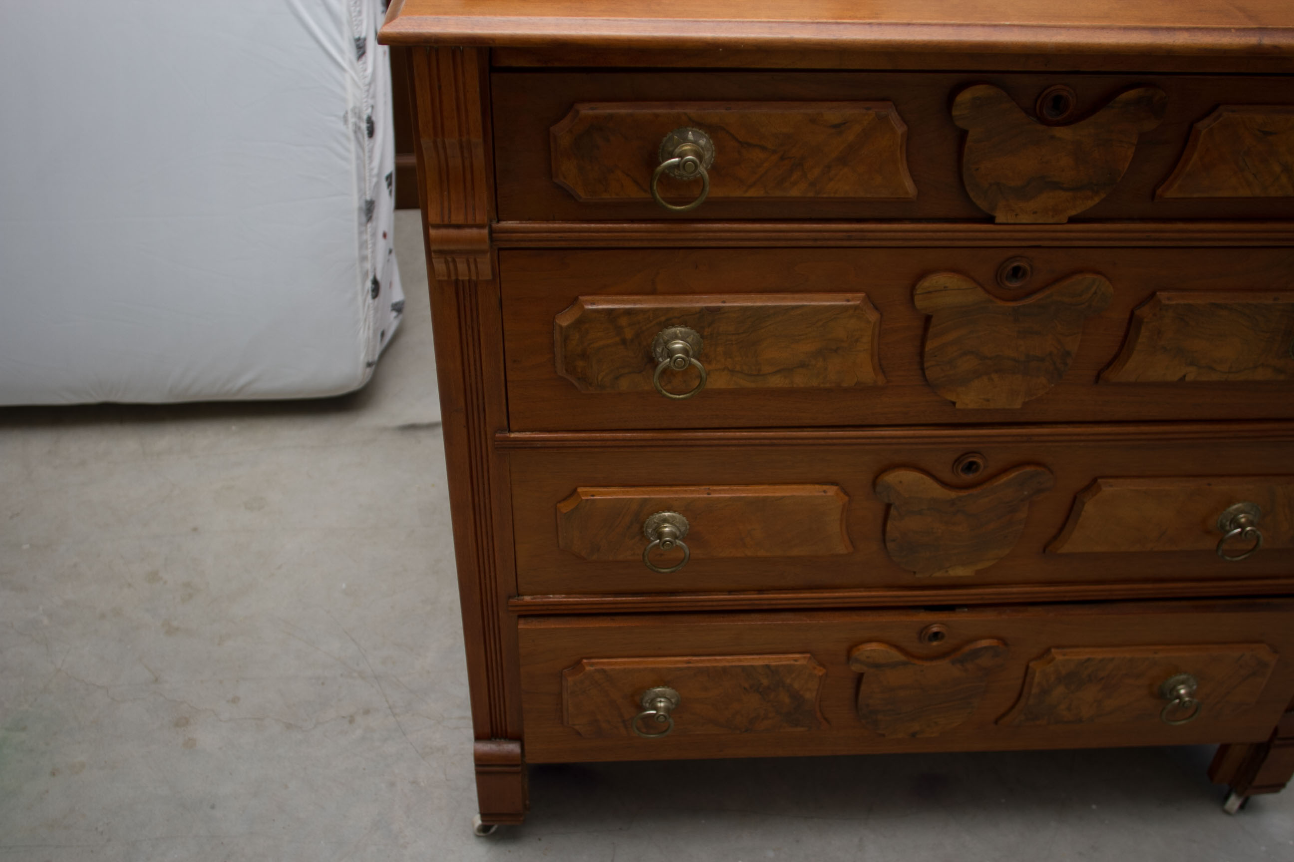 Antique Victorian Dresser Chest