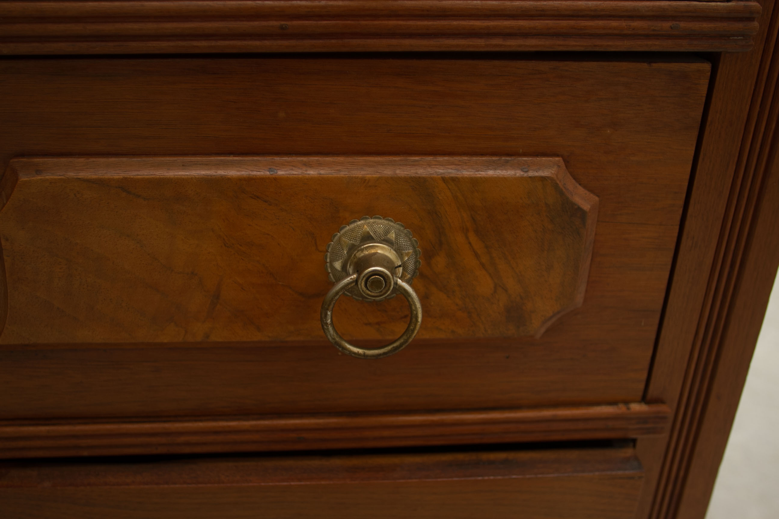 Antique Victorian Dresser Chest
