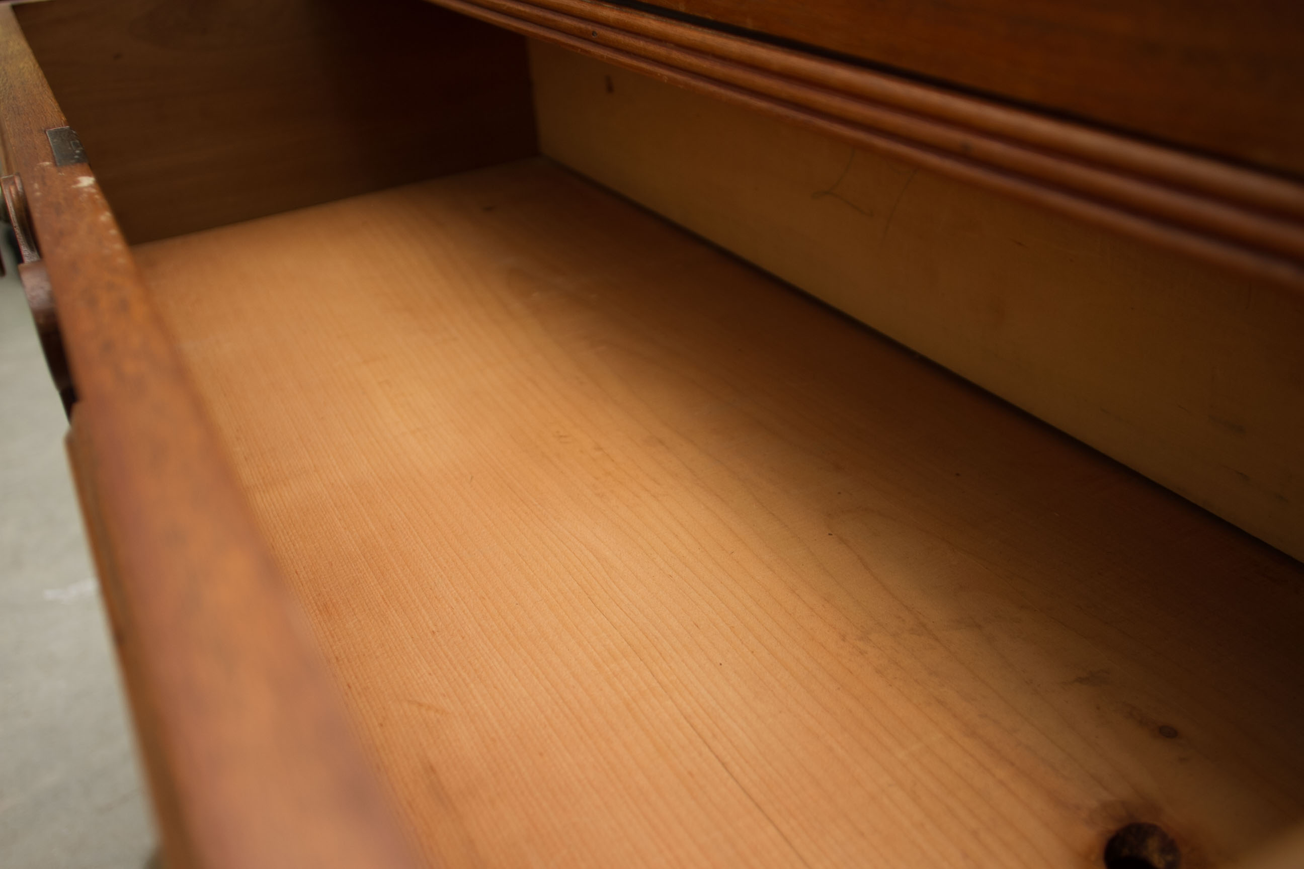 Antique Victorian Dresser Chest