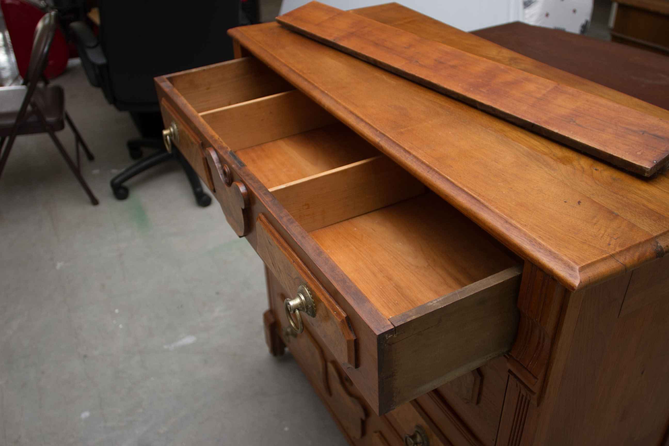 Antique Victorian Dresser Chest