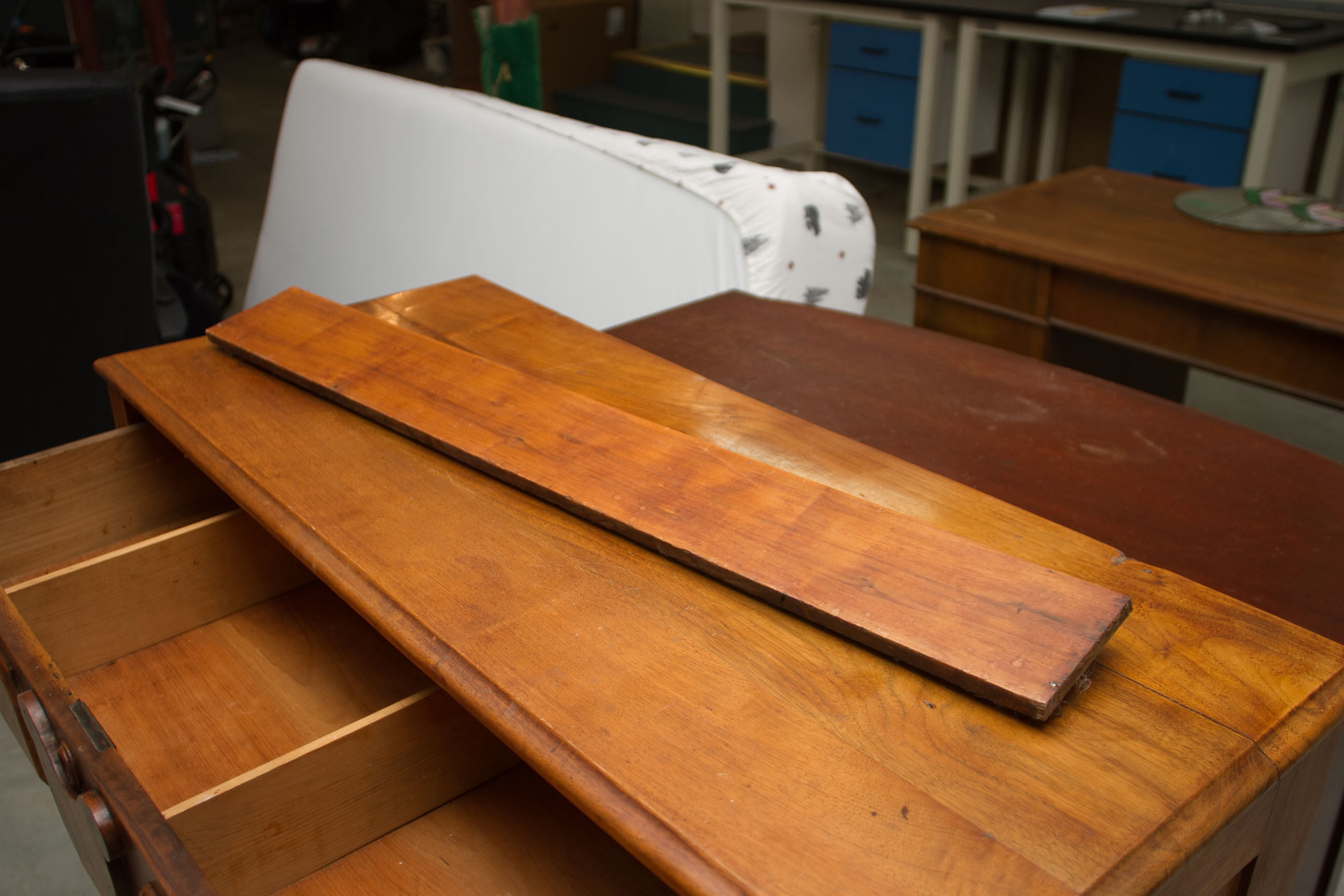 Antique Victorian Dresser Chest