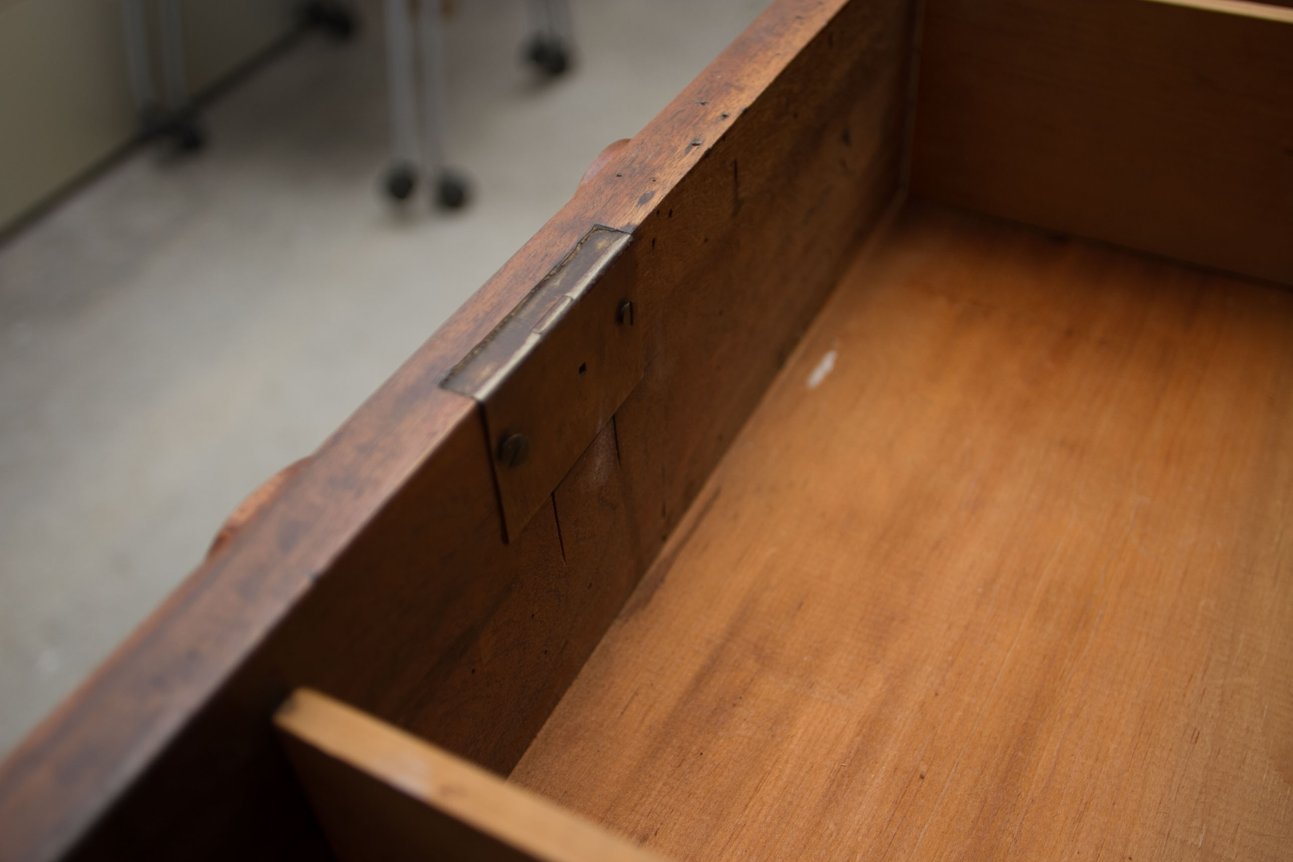 Antique Victorian Dresser Chest