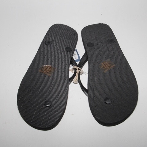 American Eagle Flip Flops