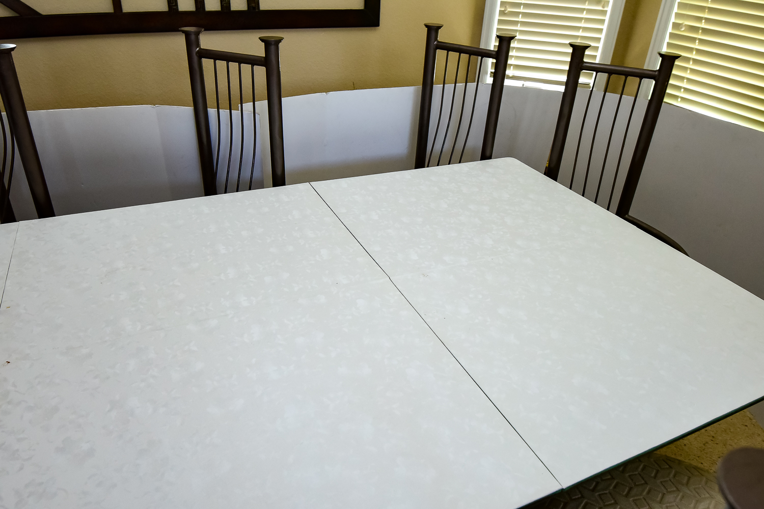 Contemporary Dining Table and Chair Set