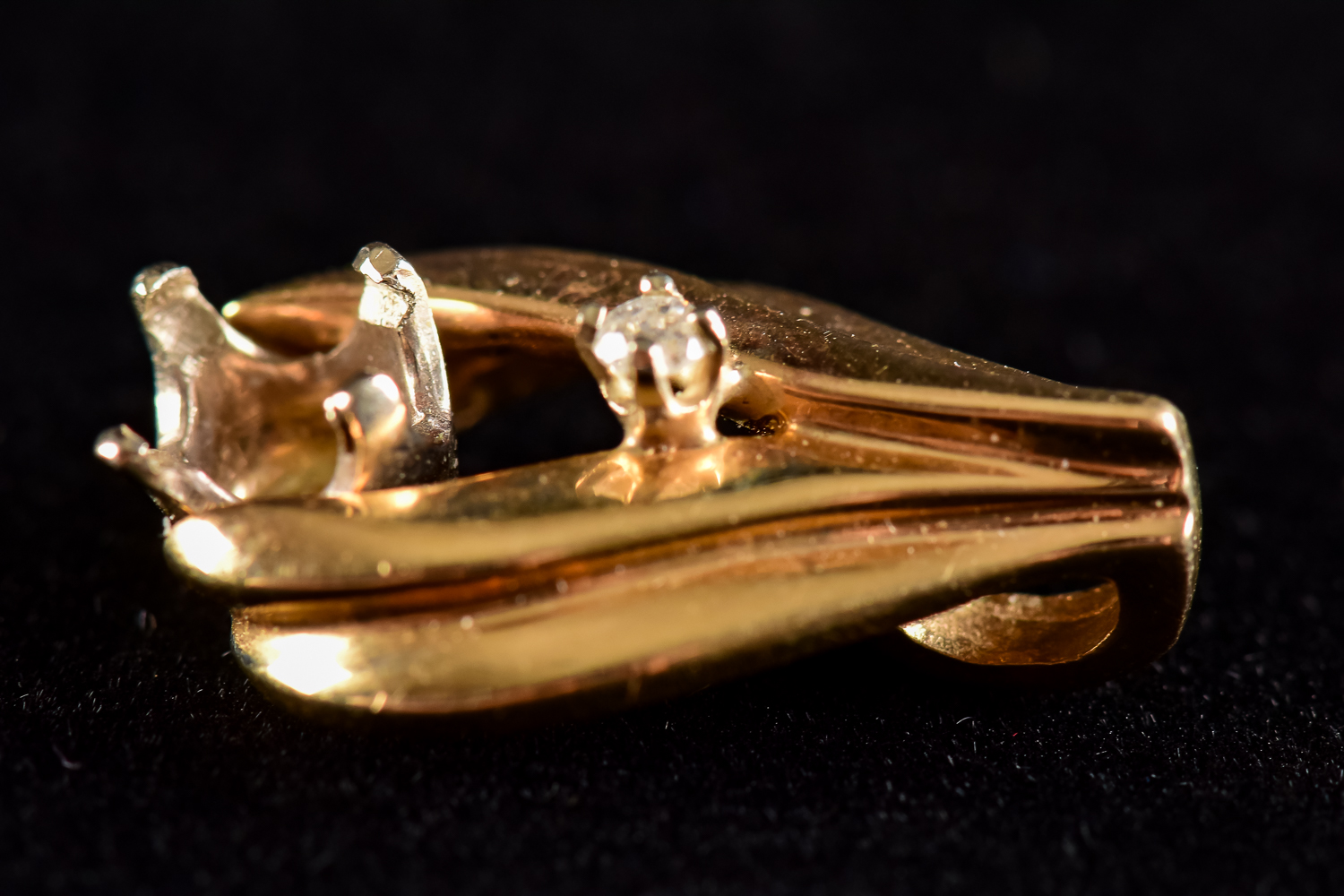 Gold and Diamond Pendant Setting