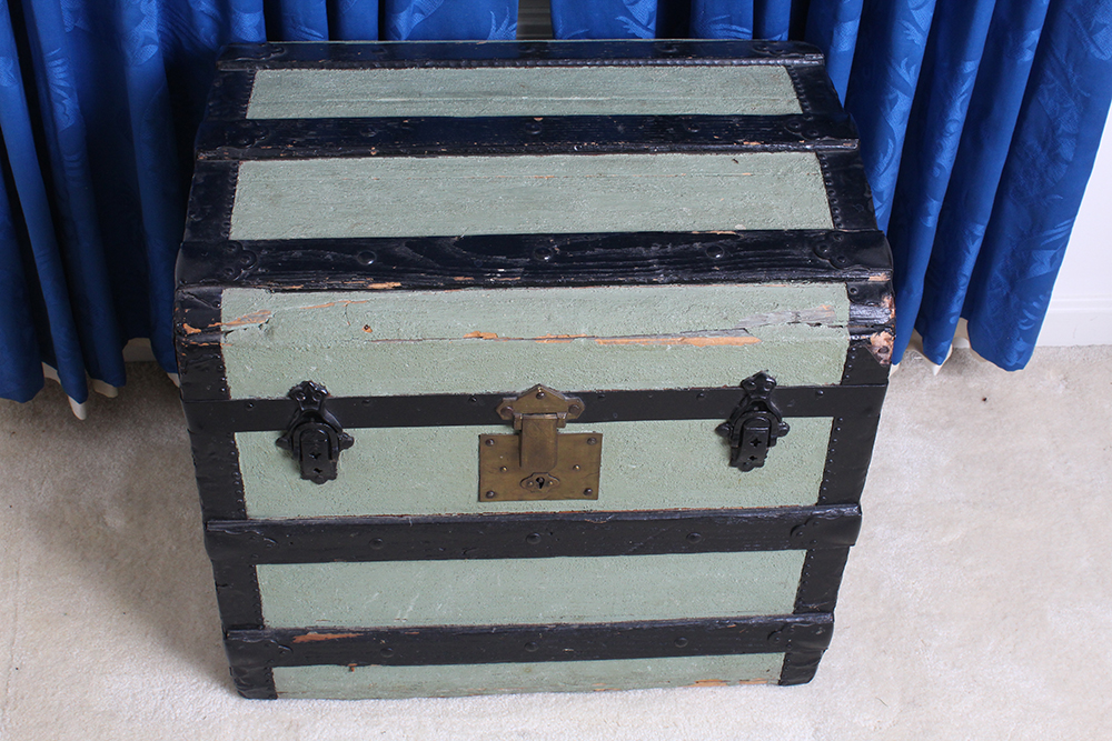 Antique Moss Green Hardwood Trunk