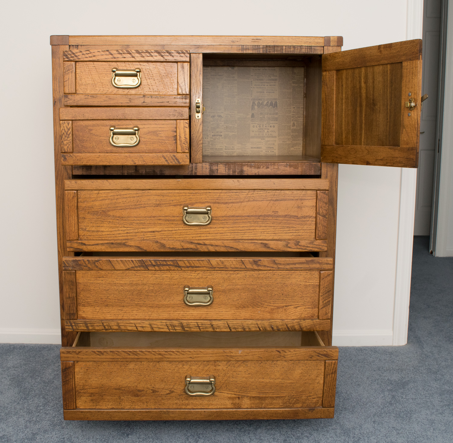 Young-Hinkle Oak Chest of Drawers