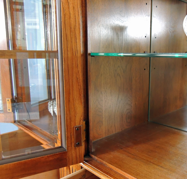 Thomasville Fisher Park Lighted China Cabinet Wall Unit