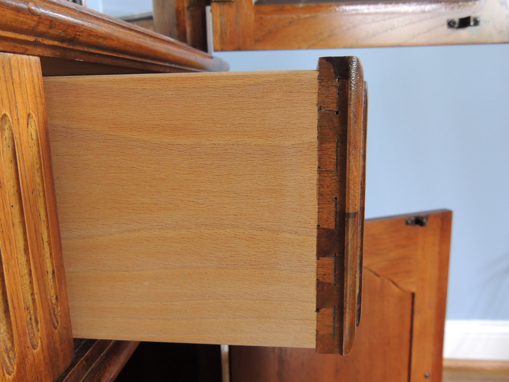 Thomasville Fisher Park Lighted China Cabinet Wall Unit