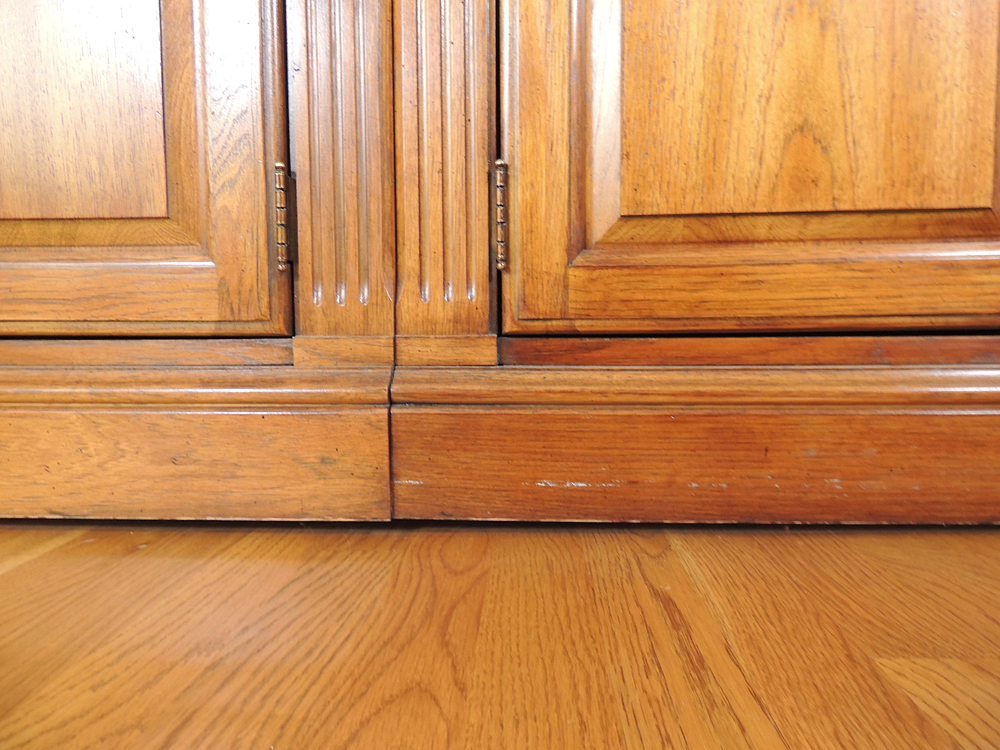 Thomasville Fisher Park Lighted China Cabinet Wall Unit