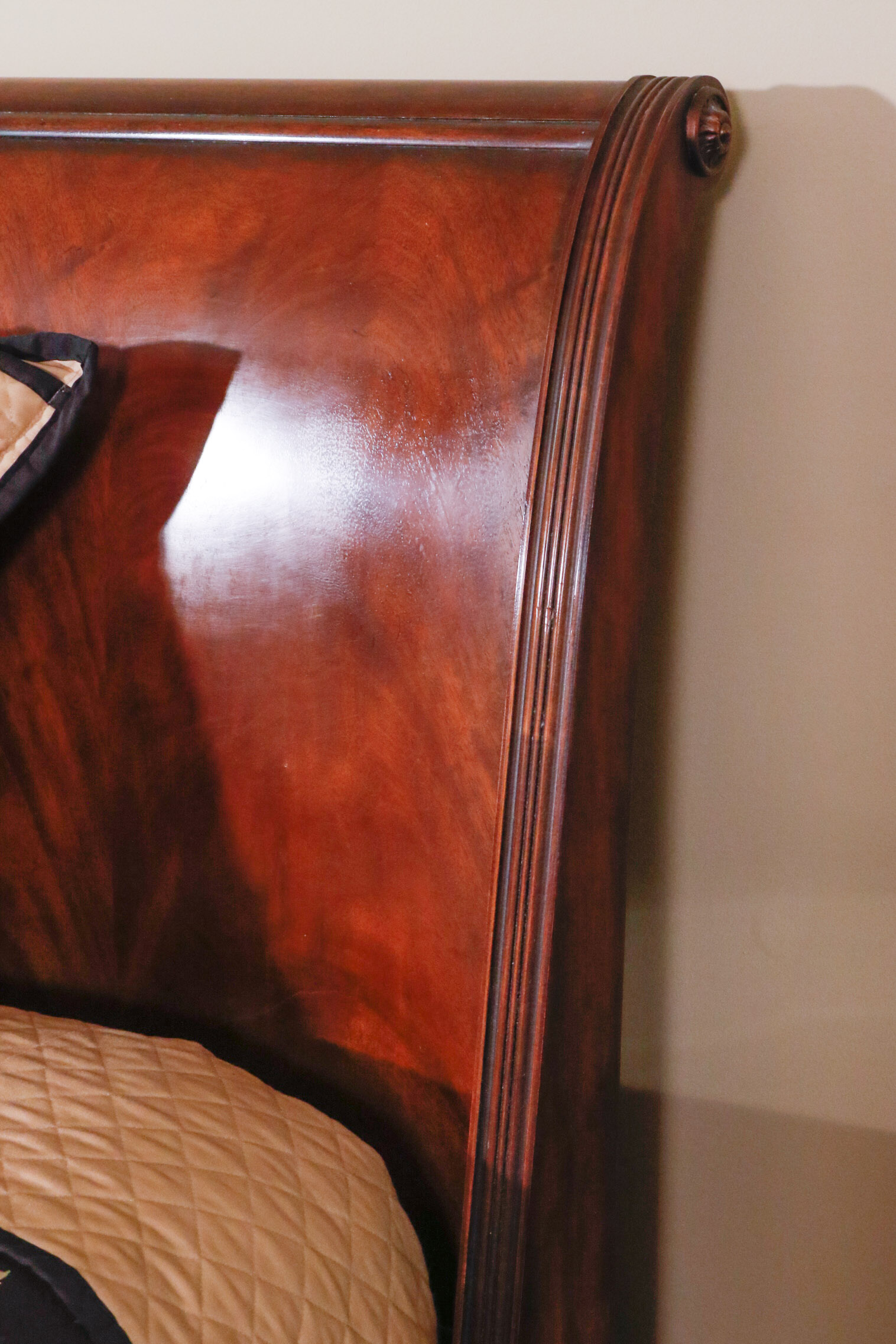 Henredon "Aston Court" Mahogany King Sleigh Bed