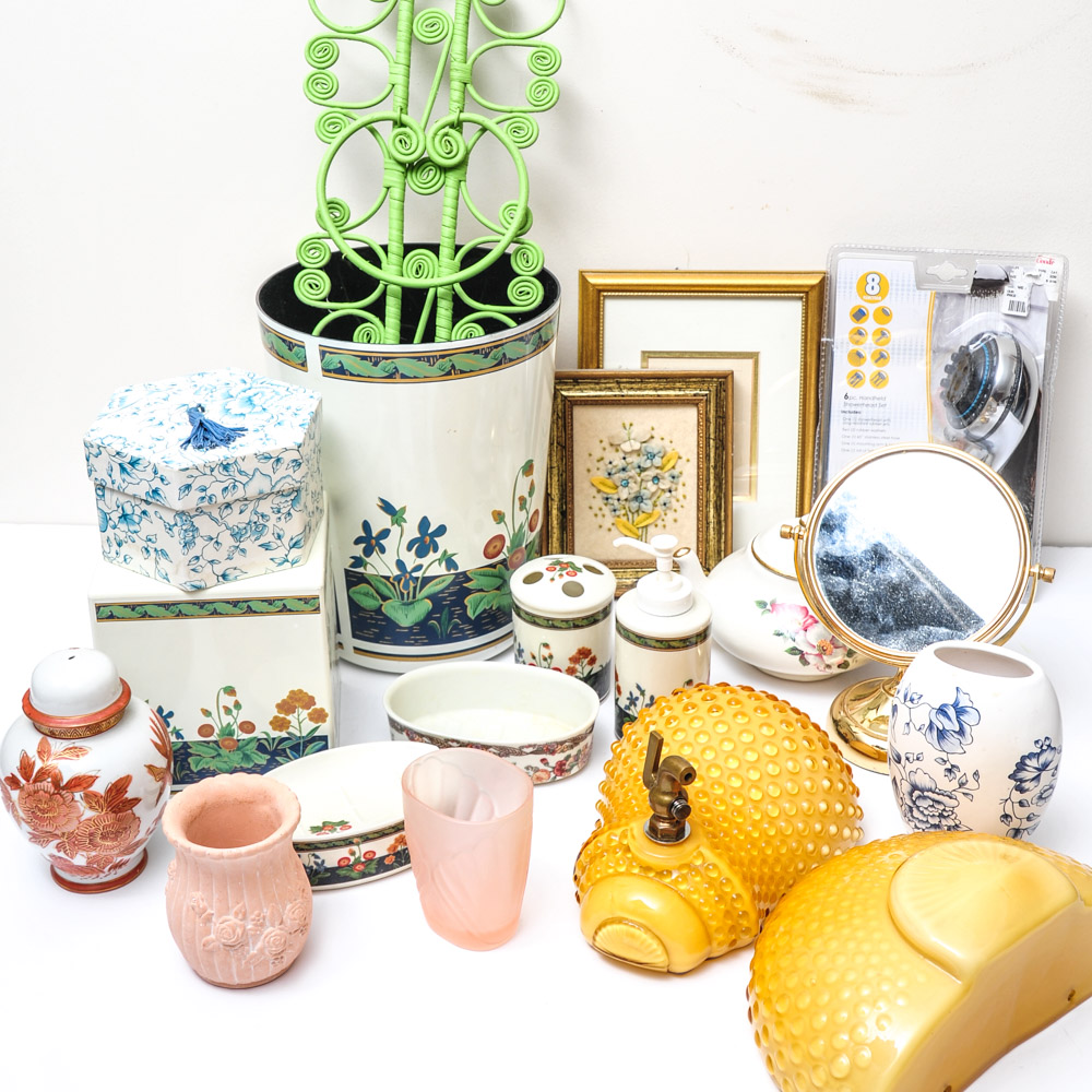 Assortment of  Bathroom Decor