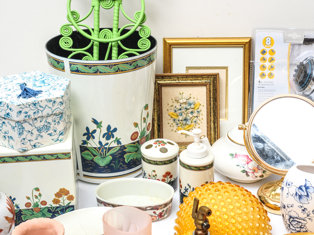 Assortment of  Bathroom Decor