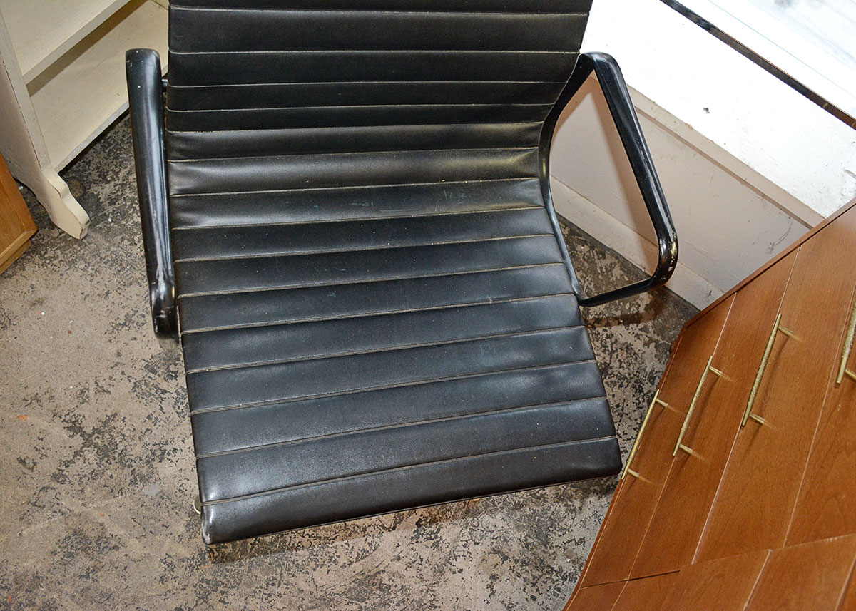 Eames Aluminum Group Side Chair by Herman Miller