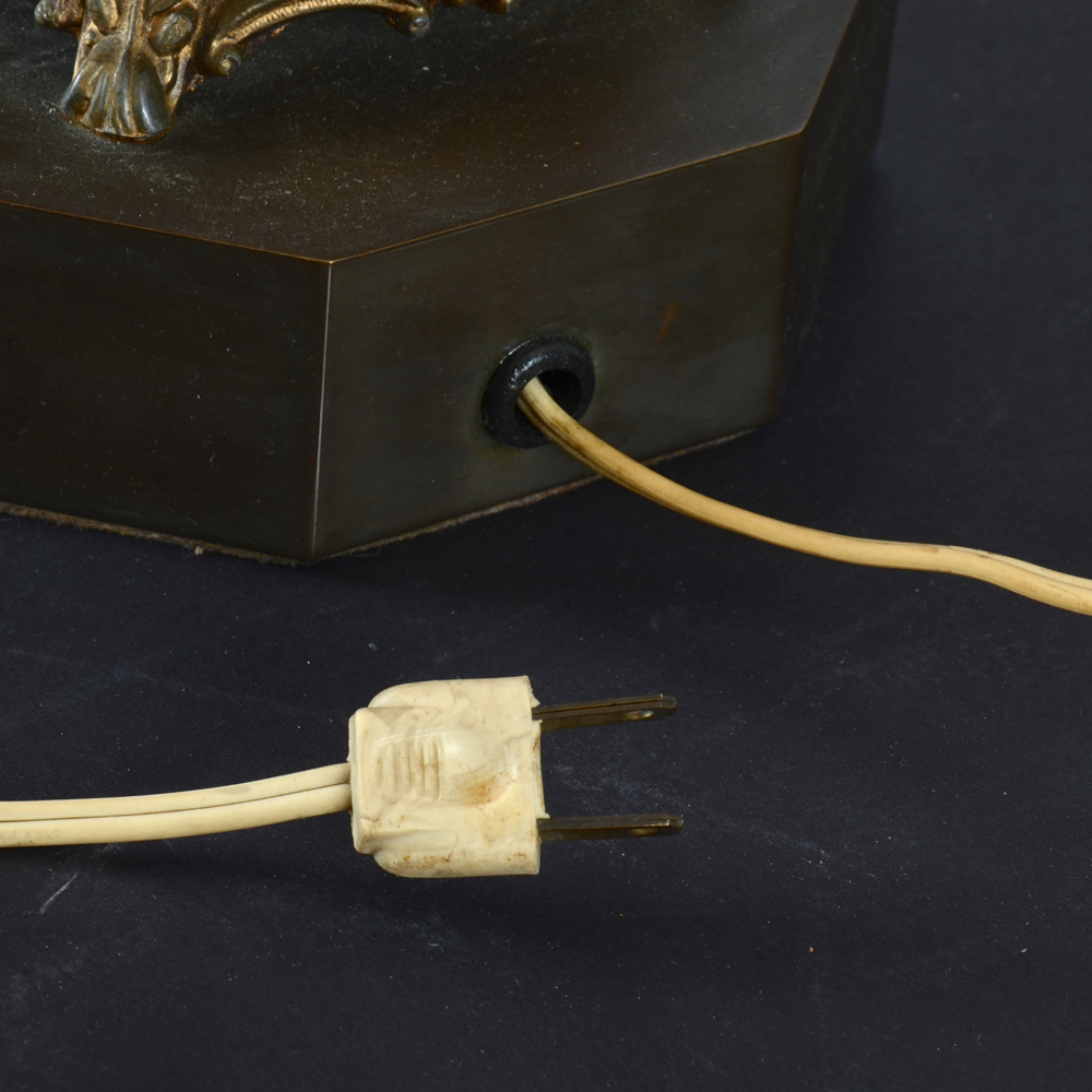 Vintage Art Glass Table Lamp