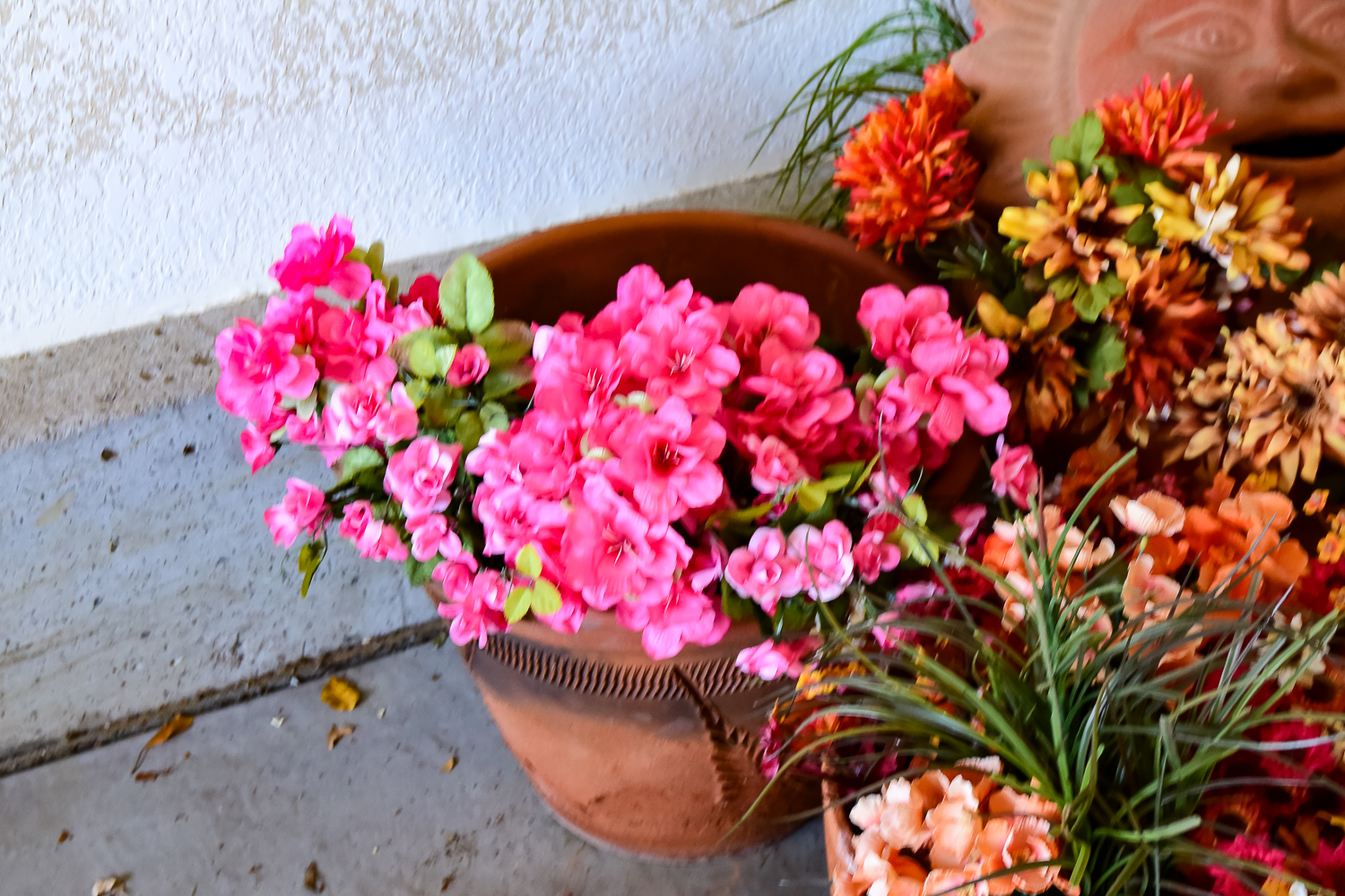 Faux Plants, Planters and Wall Decor