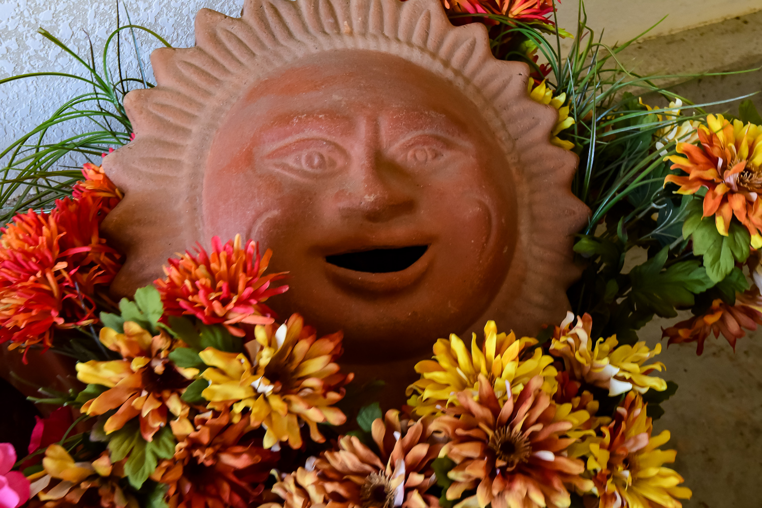 Faux Plants, Planters and Wall Decor