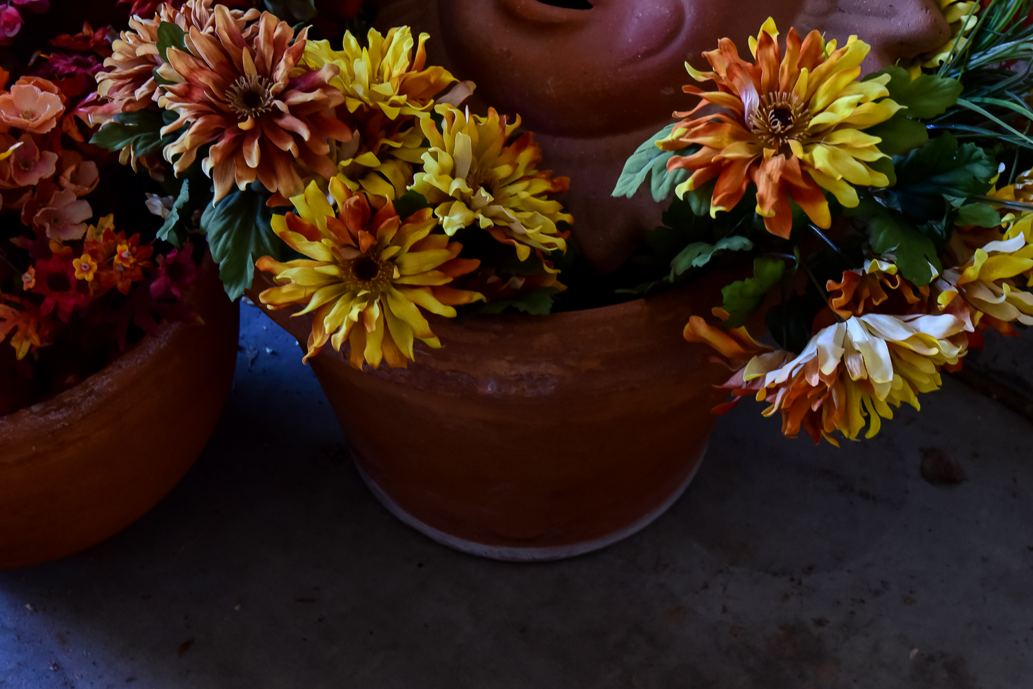 Faux Plants, Planters and Wall Decor