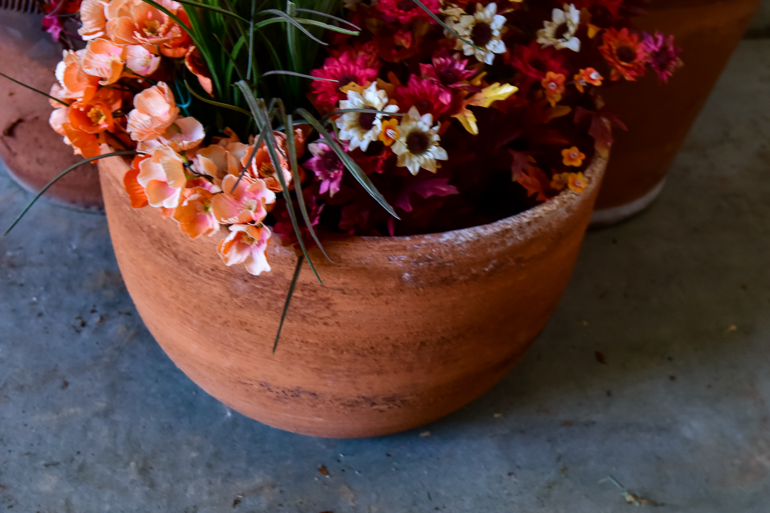 Faux Plants, Planters and Wall Decor