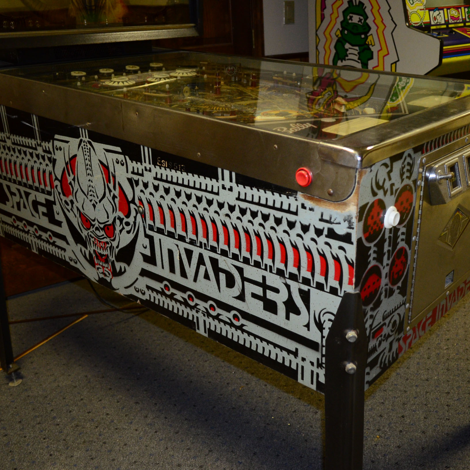 1980 Space Invaders Bally Pinball Machine