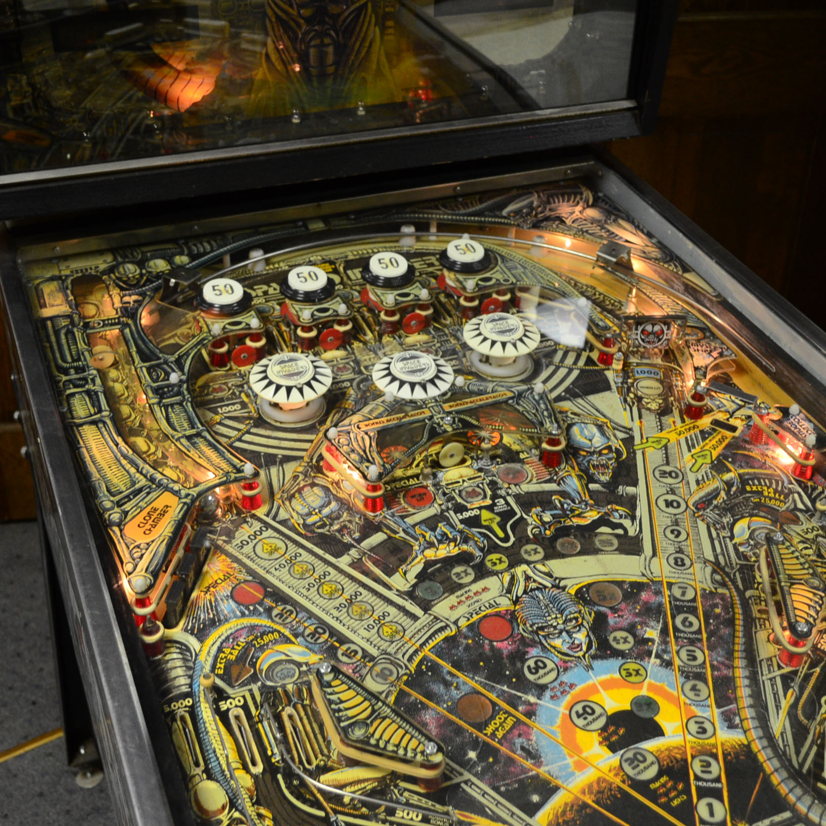 1980 Space Invaders Bally Pinball Machine