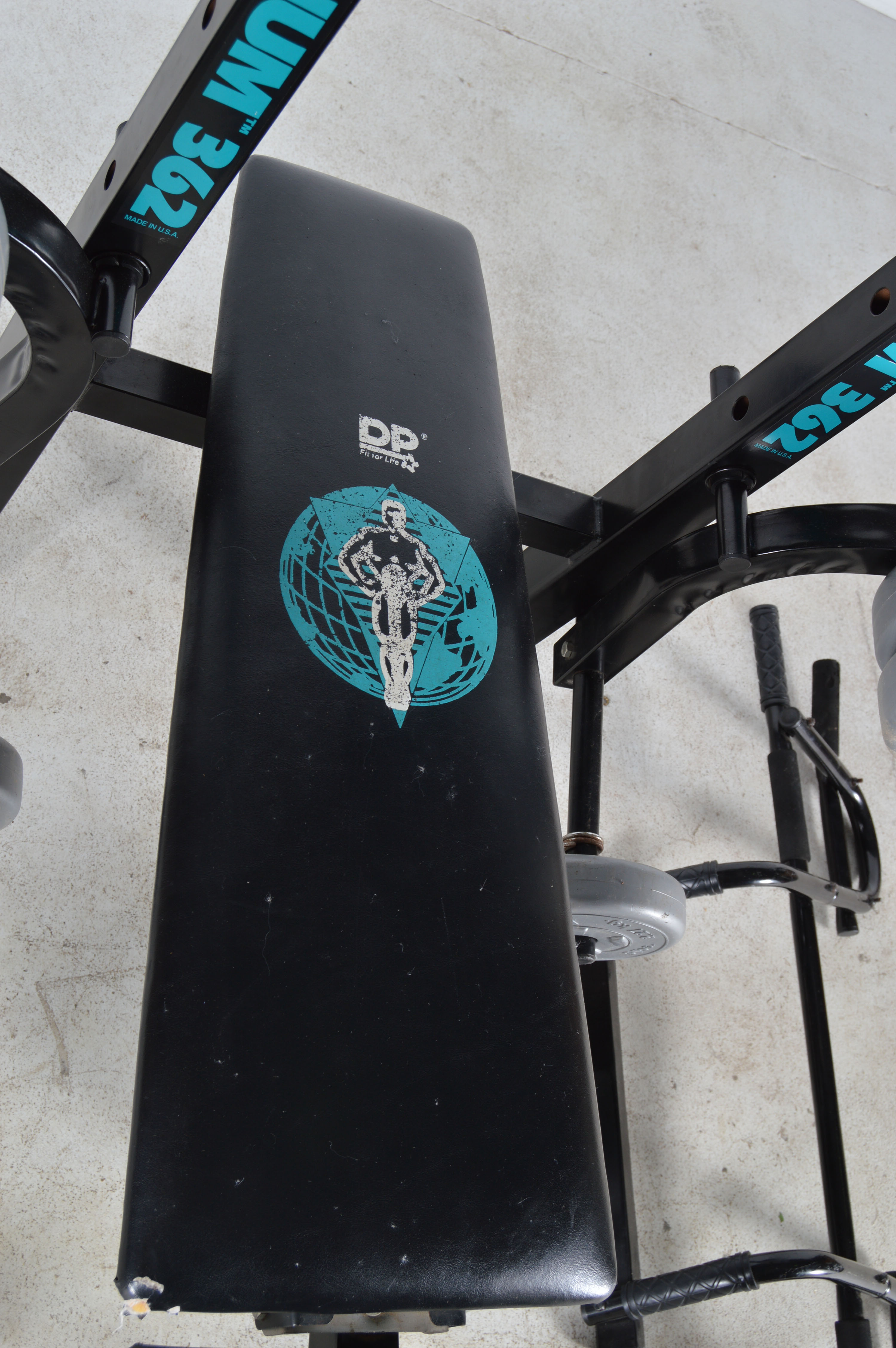 DP Magnum 362 Weight Bench
