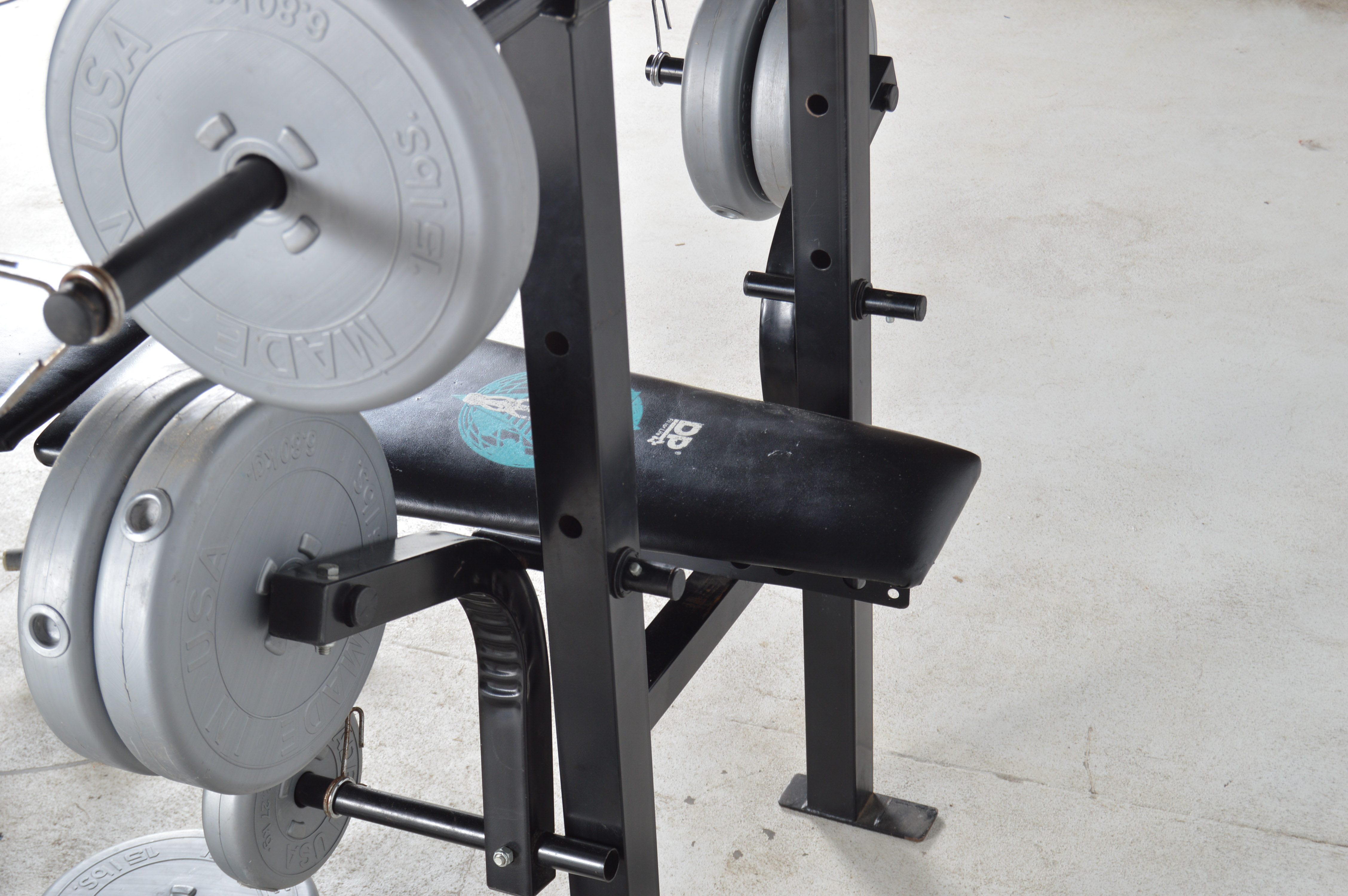 DP Magnum 362 Weight Bench