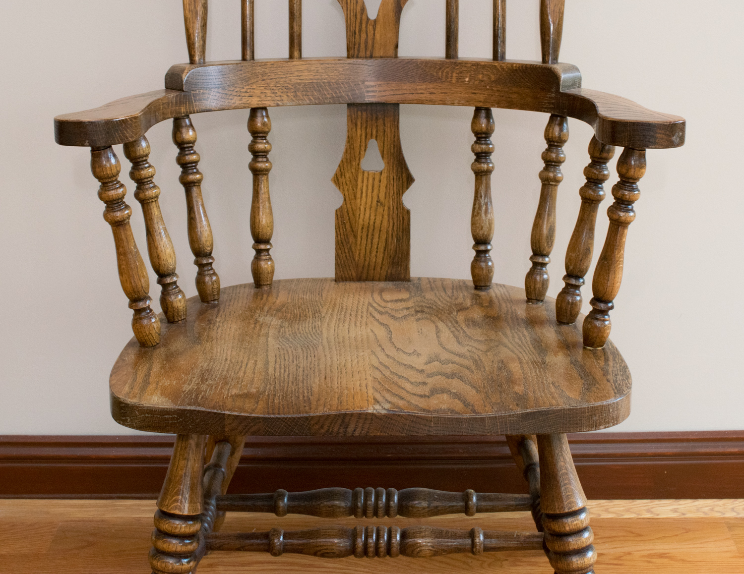 Traditional Oak Dining Table and Chairs