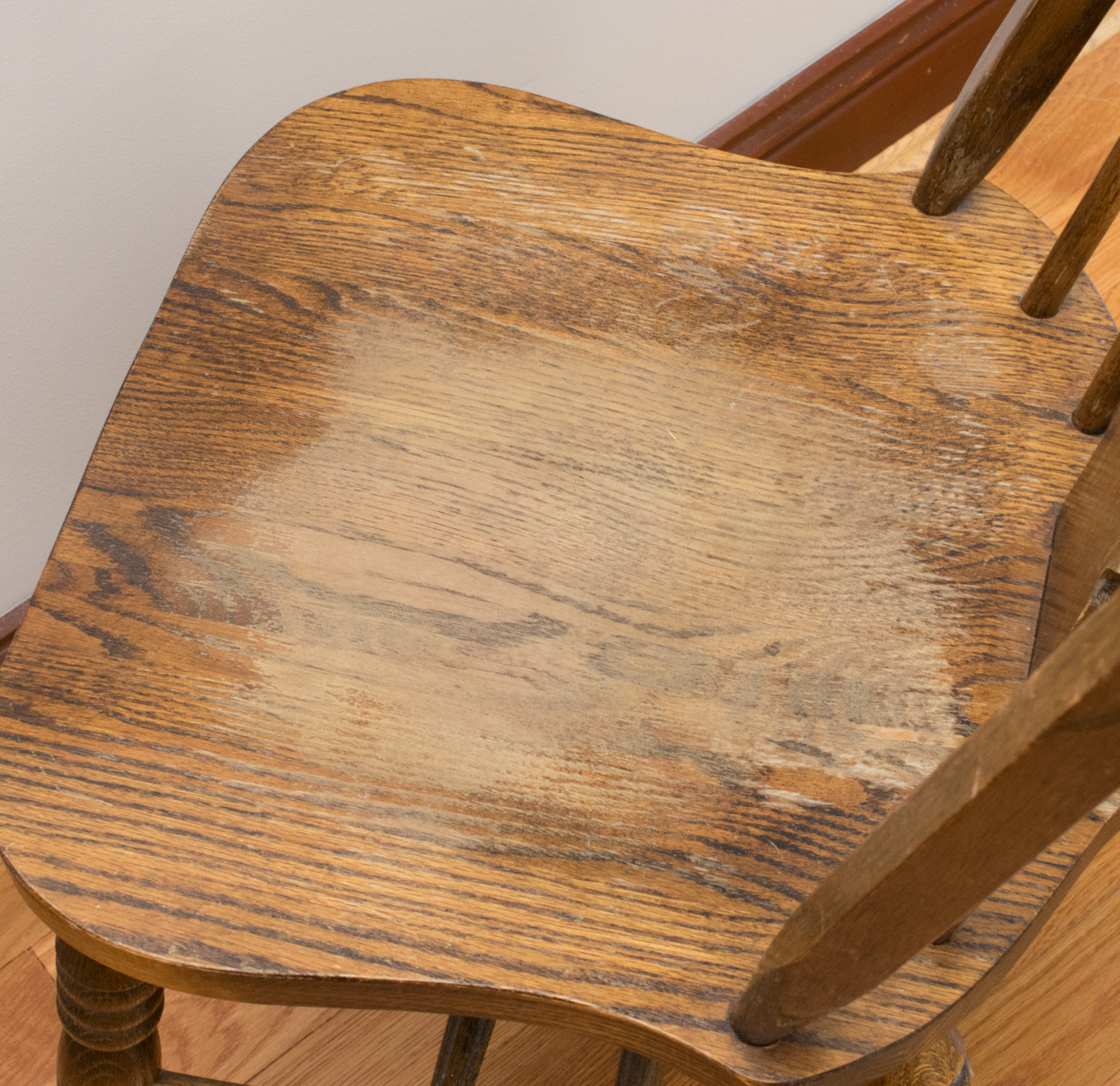 Traditional Oak Dining Table and Chairs