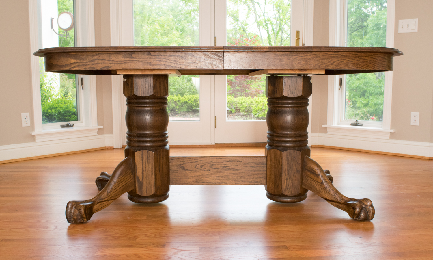 Traditional Oak Dining Table and Chairs