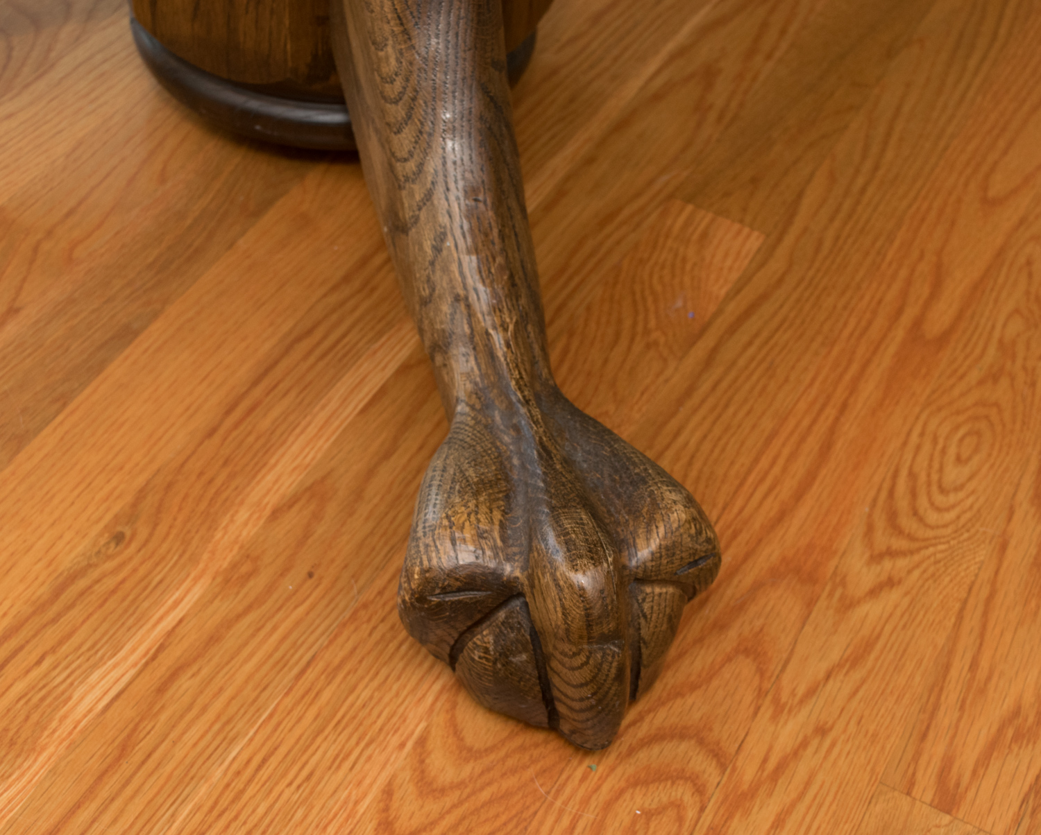 Traditional Oak Dining Table and Chairs