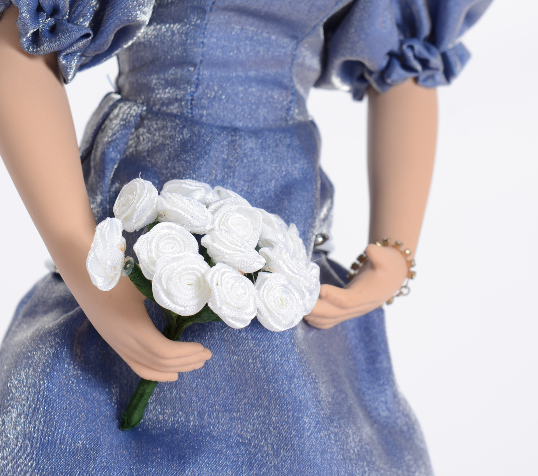 First Issued 1997 Porcelain Princess Diana "Queen of Hearts" Memorial Doll