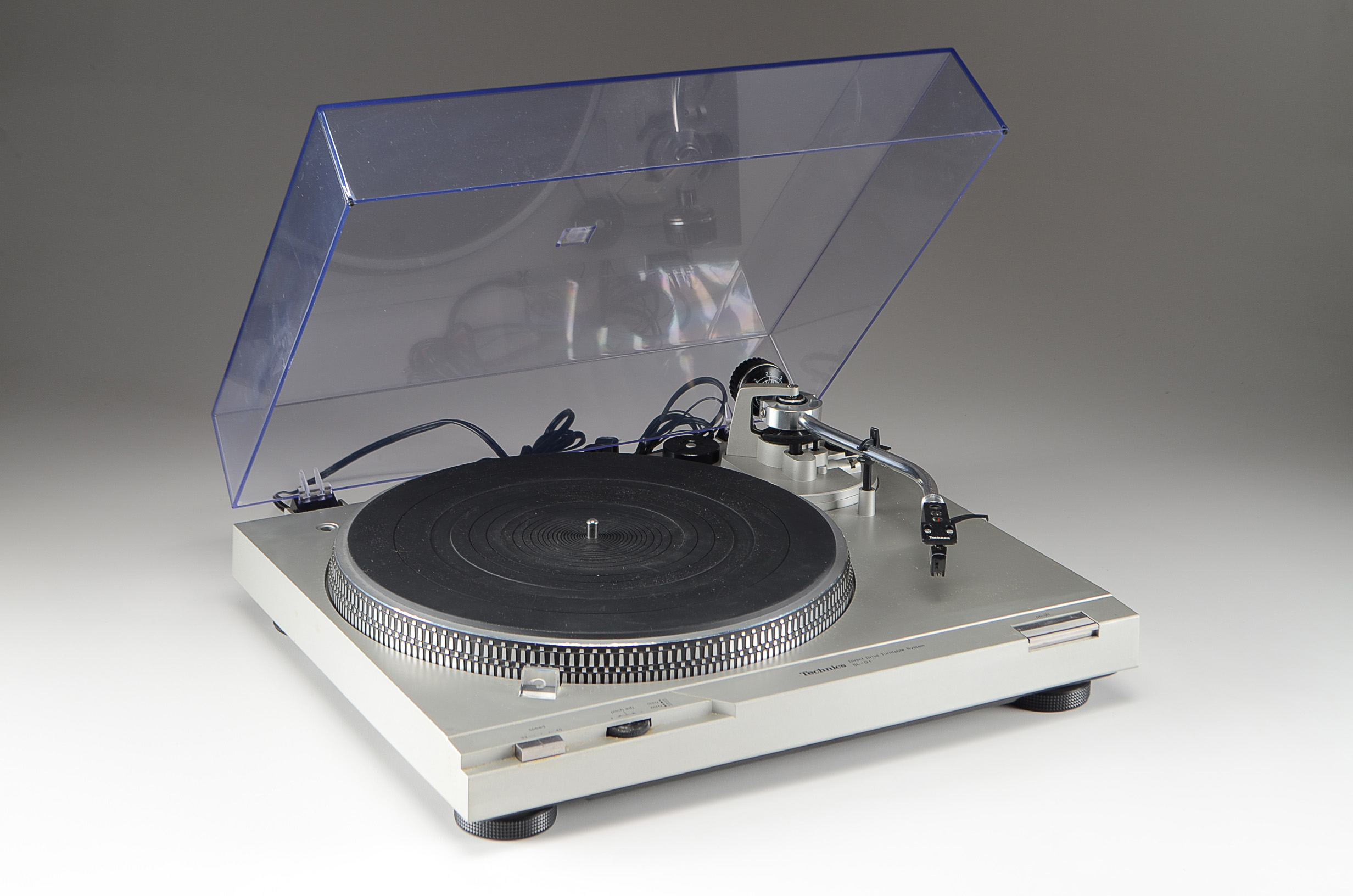Technics SL-D1 Turntable