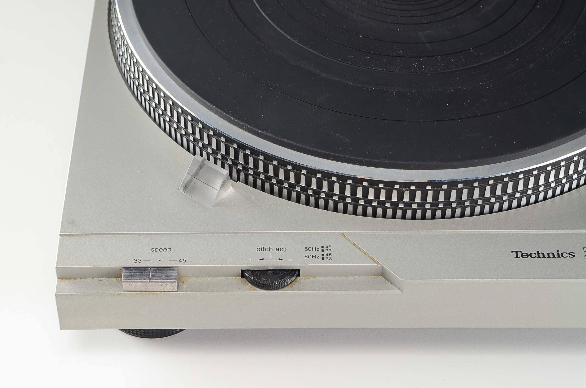 Technics SL-D1 Turntable