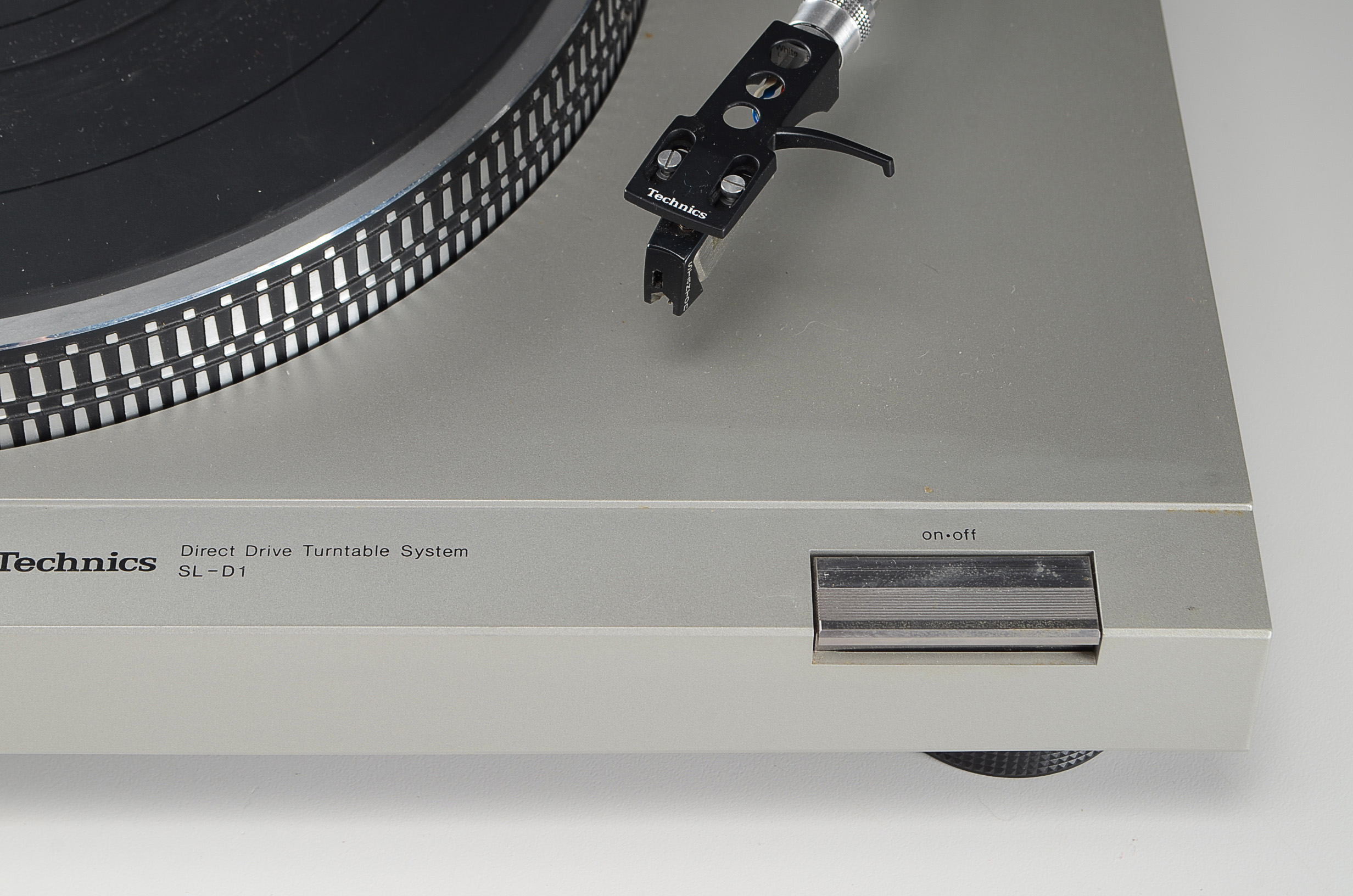 Technics SL-D1 Turntable