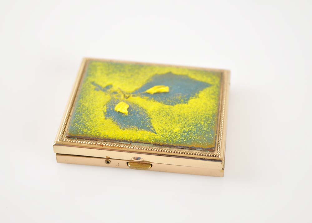 Vintage Pillbox and Travel Frame