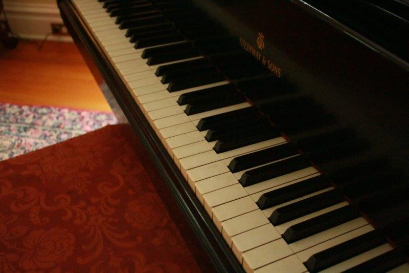 1910 Model O Steinway Baby Grand Piano