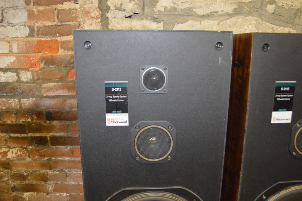 Sherwood S-2112 Speakers