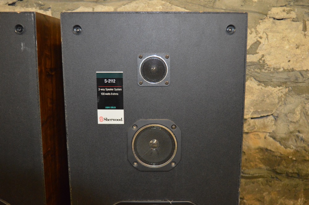 Sherwood S-2112 Speakers