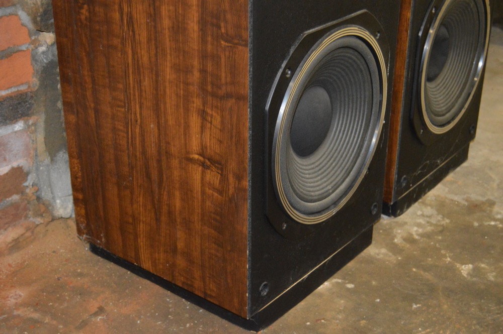 Sherwood S-2112 Speakers
