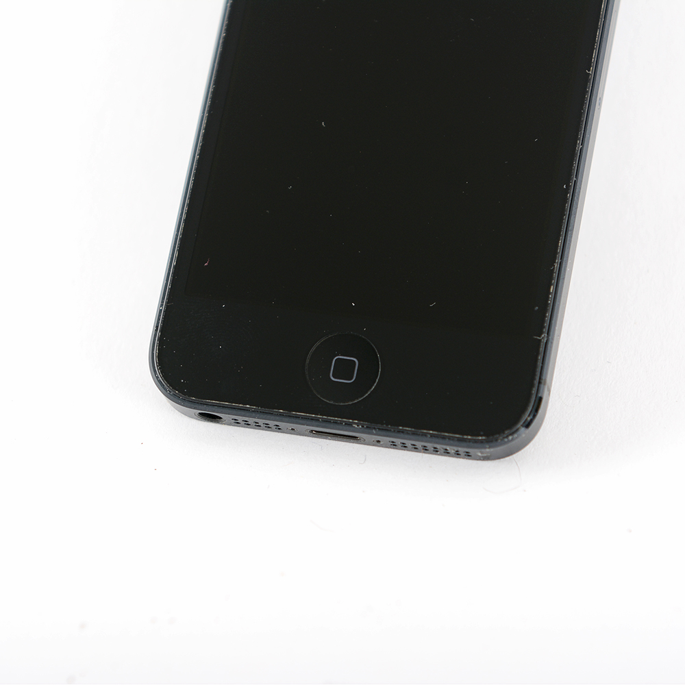 AT&T Apple iPhone 5 GSM Cellular Phone