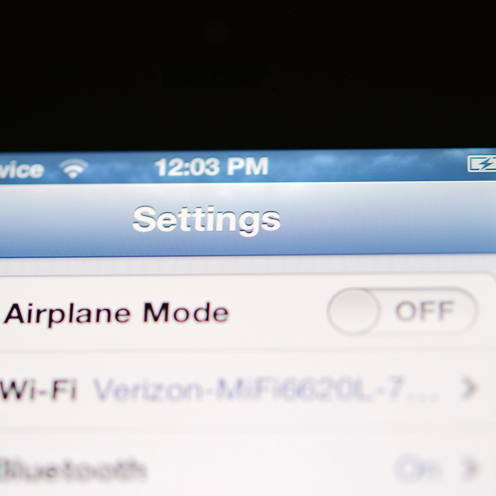 AT&T Apple iPhone 5 GSM Cellular Phone