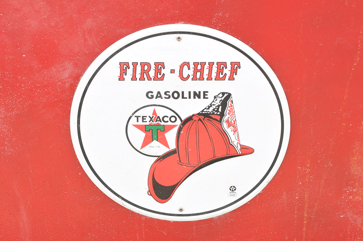 Vintage Texaco Motor Oil Tank with Pump