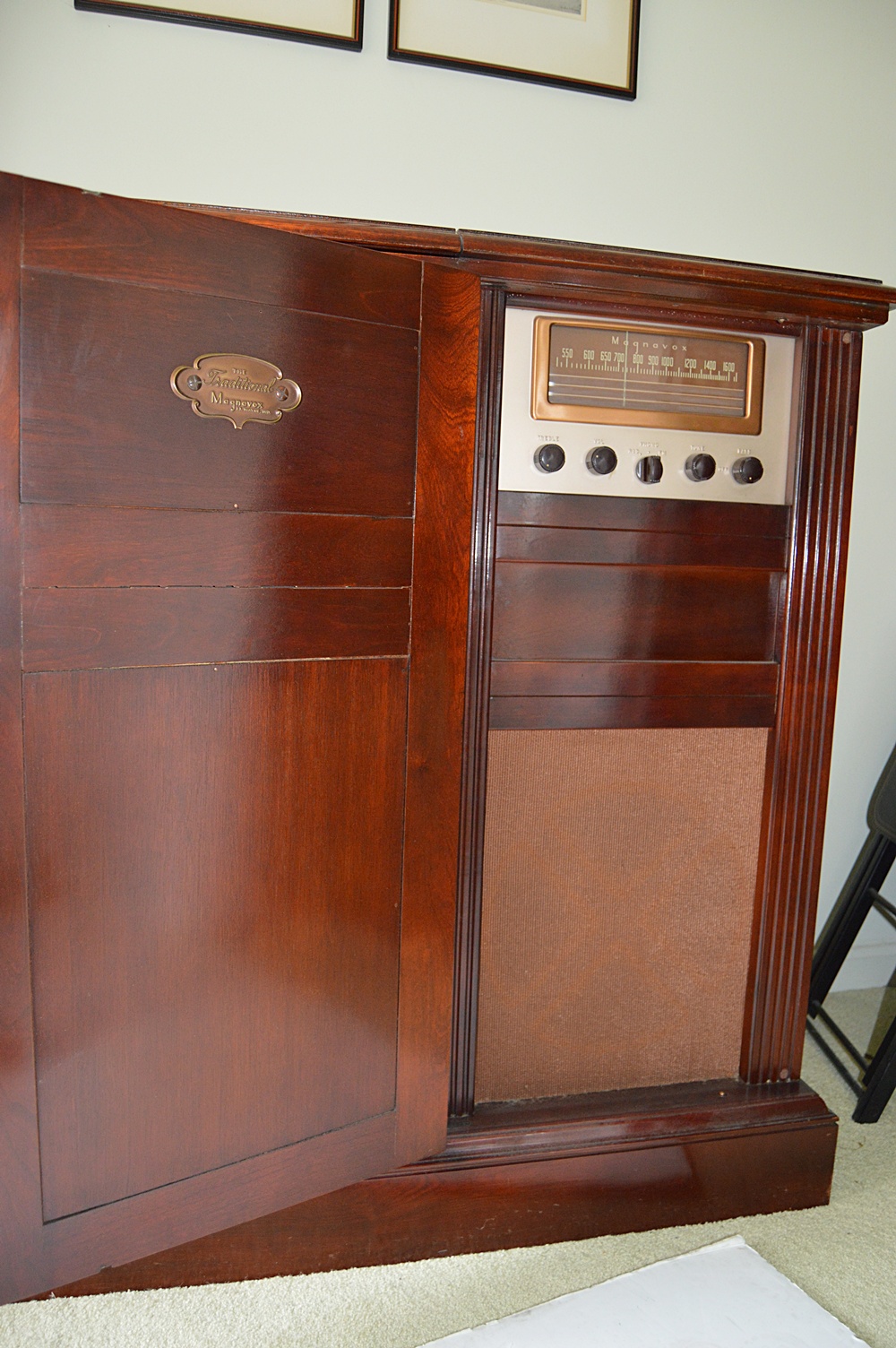 Retro Magnavox Cabinet Tube Radio with Turntable
