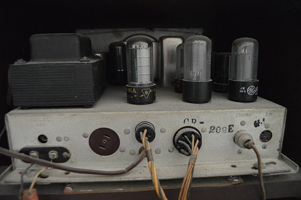 Retro Magnavox Cabinet Tube Radio with Turntable