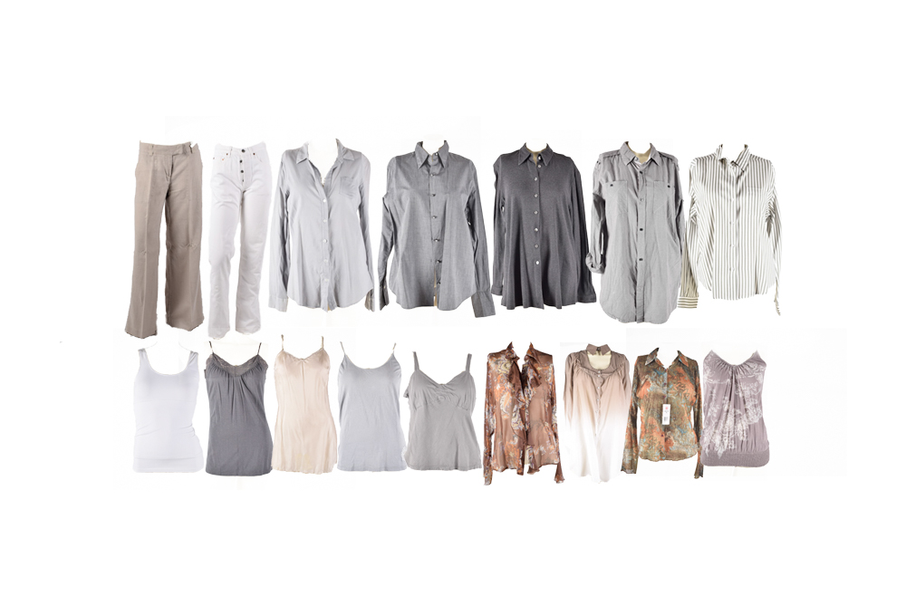 Large Collection of Women's Clothes Including Levi's