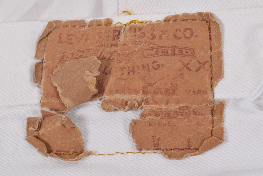 Large Collection of Women's Clothes Including Levi's